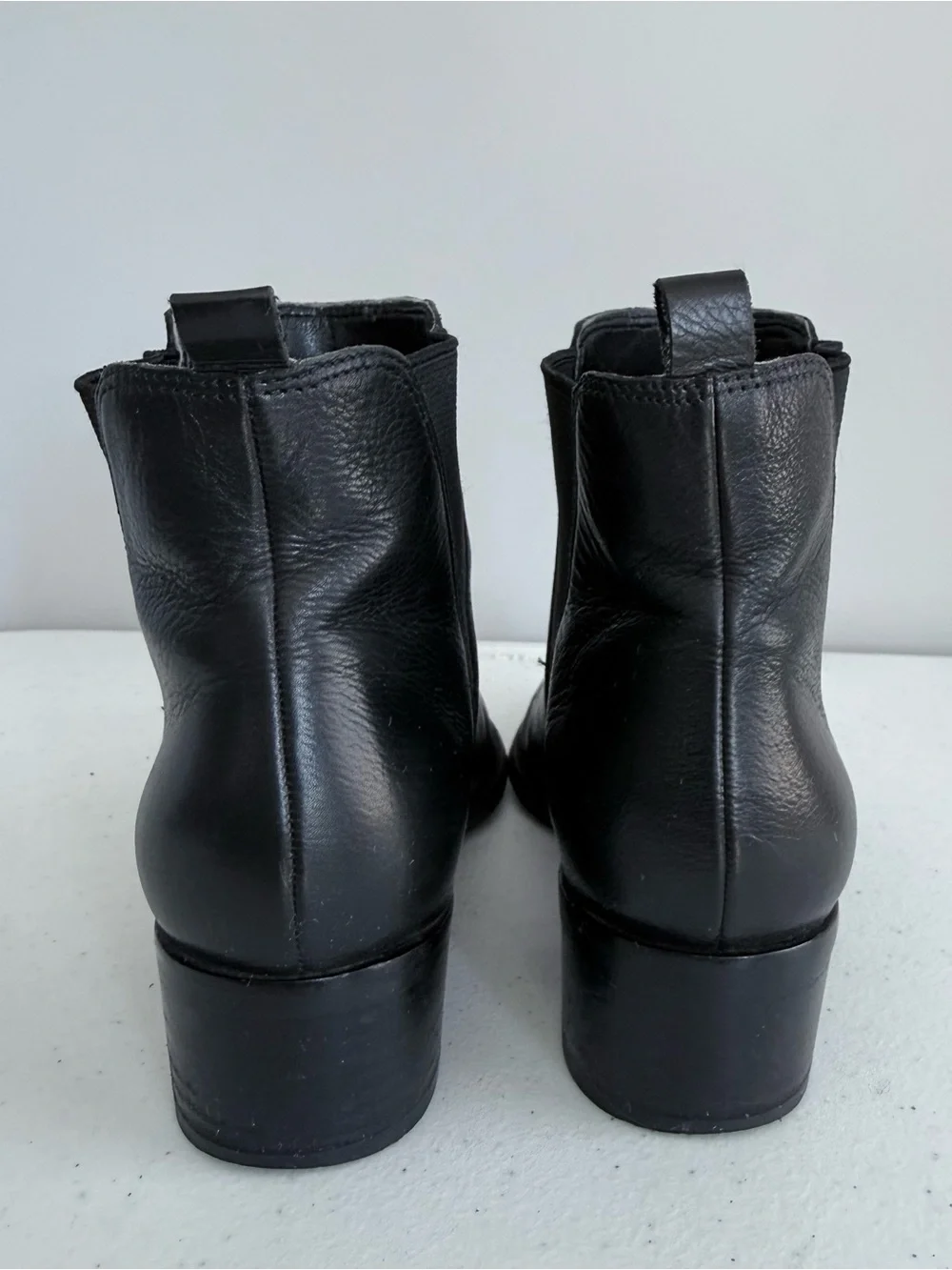 Marc Fisher LTD Yale Black Leather Chelsea Ankle Boots Pointed Toe 5 Minimalist
